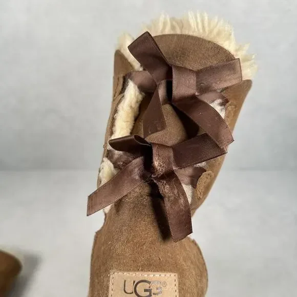 UGG Bailey Bow Boots Short Womens Size 8 Chestnut Suede Sheepskin Lined Bow Back - Picture 10 of 14